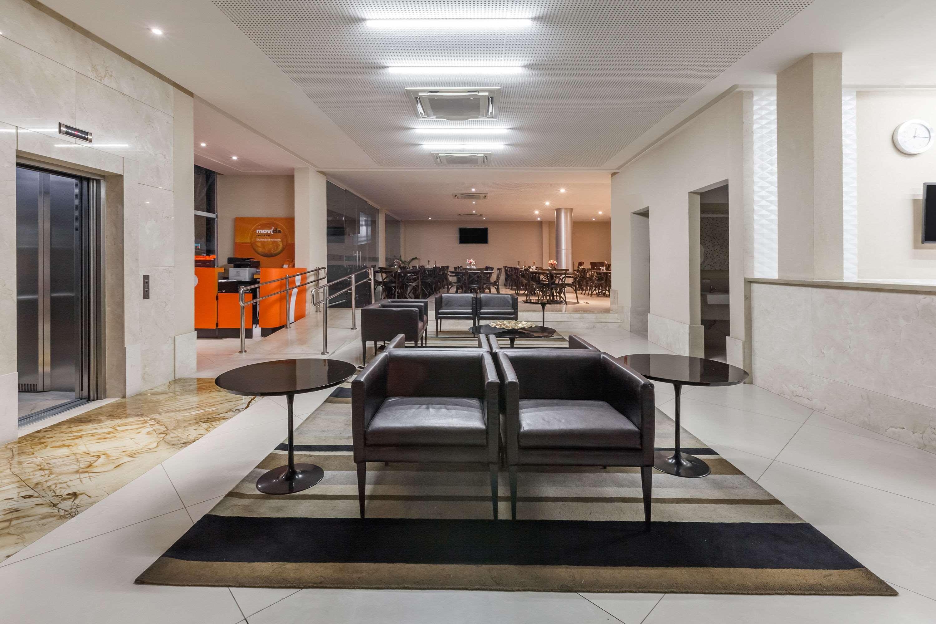 Days Inn By Wyndham Линьярис Экстерьер фото