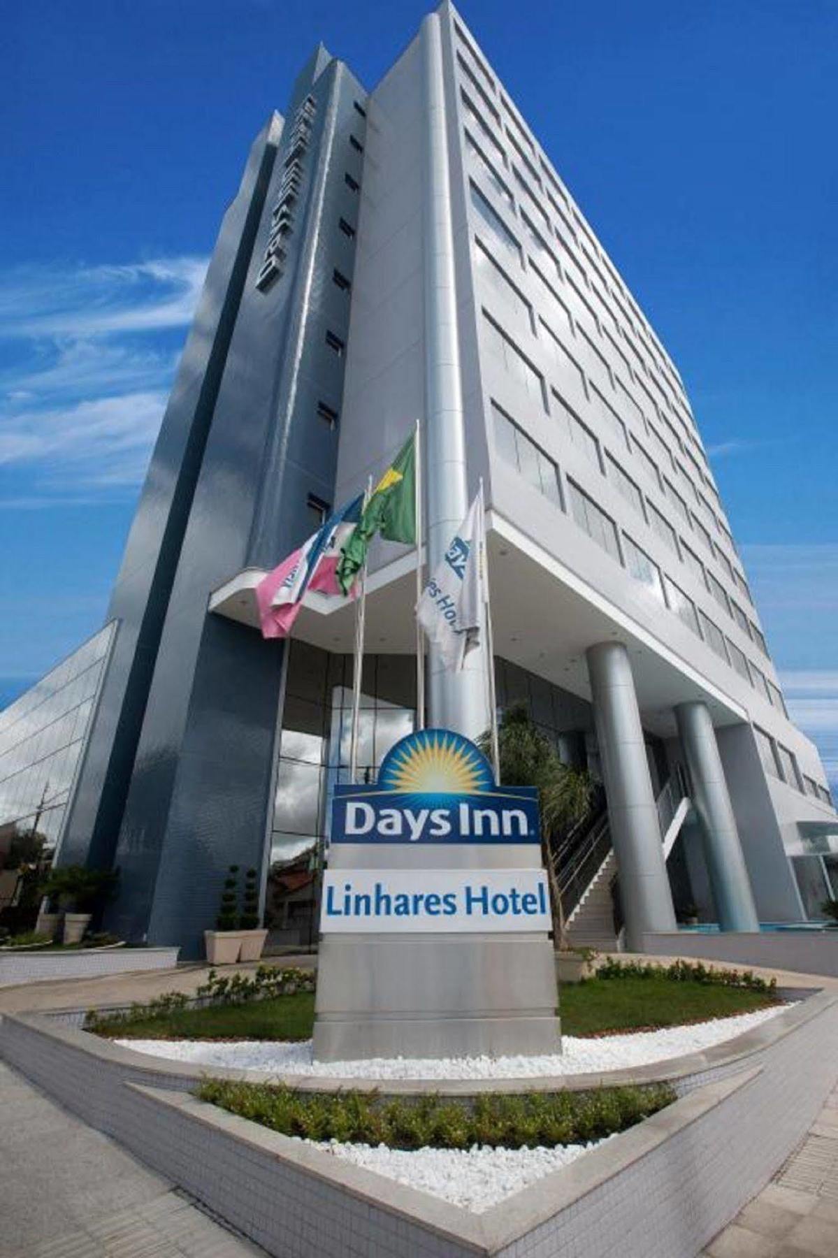 Days Inn By Wyndham Линьярис Экстерьер фото